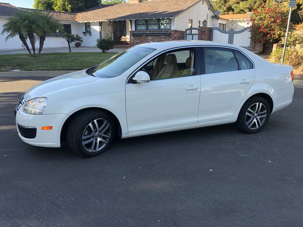 2005 Volkswagen Jetta 2.5 ( Only 23 K Miles) - cars & trucks - by... for sale in Northridge, CA – photo 9