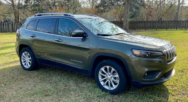 2019 Jeep Cherokee Latitude - cars & trucks - by owner - vehicle... for sale in Long Beach, MS – photo 4