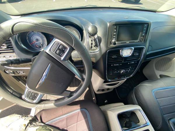 Need a Rental car or minivan? Toyota Rav4/Chrysler Minivan for sale in Kahului, HI – photo 5