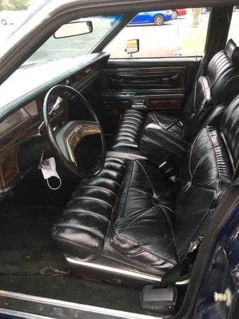 1979 LINCOLN CONTINENTAL TOWNCAR.NICE CLASSIC RELIABLE SOLID CRUISER... for sale in Lindenhurst, NY – photo 12