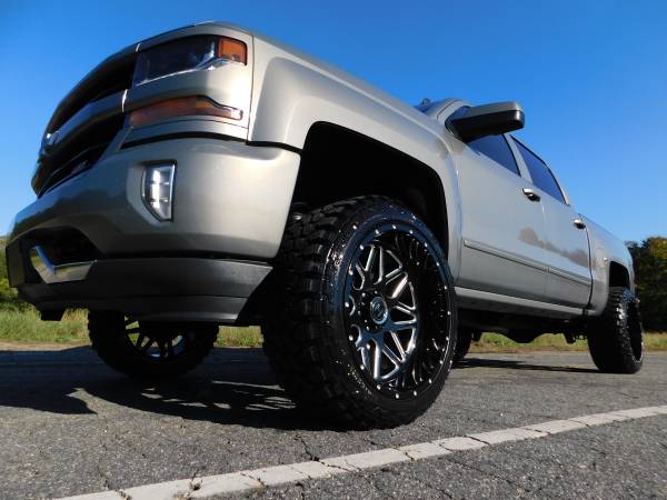 LIFTED 17 CHEVY SILVERADO LT Z71 CREW 4X4 22X12 *NEW 33X12.50 MT'S!!... for sale in KERNERSVILLE, NC – photo 11