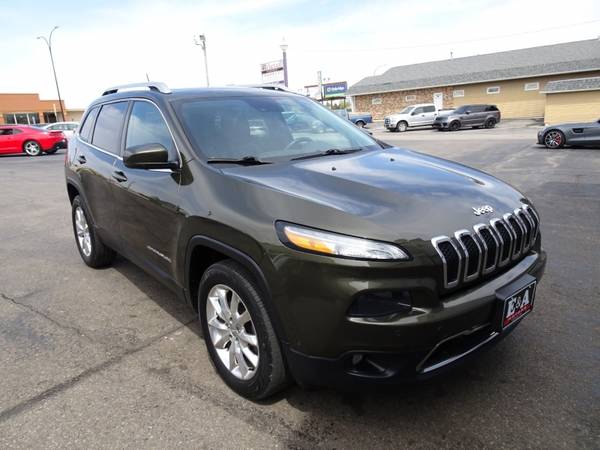 2014 Jeep Cherokee 4WD Limited - - by dealer - vehicle for sale in Waterloo, WI – photo 8