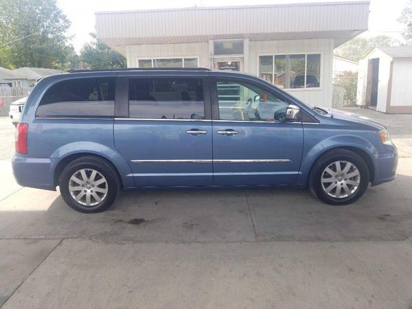 2012 CHRYSLER TOWN COUNTRY TOURING L EZ FINANCING AVAILABLE - cars &... for sale in Springfield, IL – photo 11