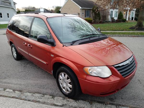 2006 CHRYSLER TOWN AND COUNTRY SIGNATURE SERIES - cars & trucks - by... for sale in Toms River, NJ – photo 2