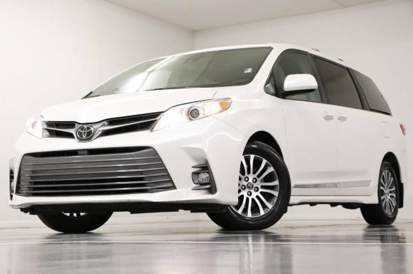 DVD! CAMERA! 2018 Toyota SIENNA XLE Mini Van White HEATED for sale in Clinton, MO – photo 23