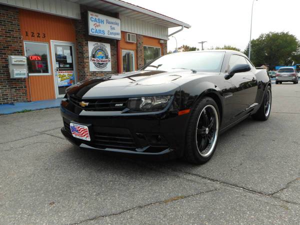 ★★★ 2014 Chevrolet Camaro SS / 6.2L V8 w/6 Speed Manual! ★★★ - cars... for sale in Grand Forks, ND – photo 2