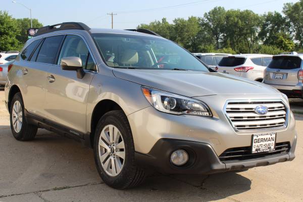 2017 Subaru Outback 2.5i Premium AWD*Financing Available* for sale in Madison, WI – photo 4