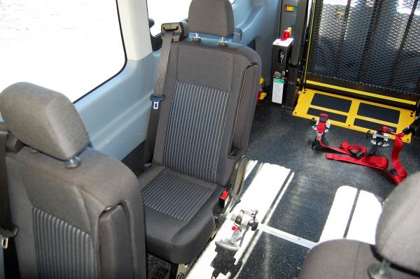HANDICAP ACCESSIBLE WHEELCHAIR LIFT EQUIPPED VAN.....UNIT# 2289FHT -... for sale in Charlotte, NC – photo 17