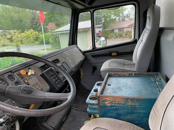Freightliner w/curtain side box for sale in Ferndale, WA – photo 13