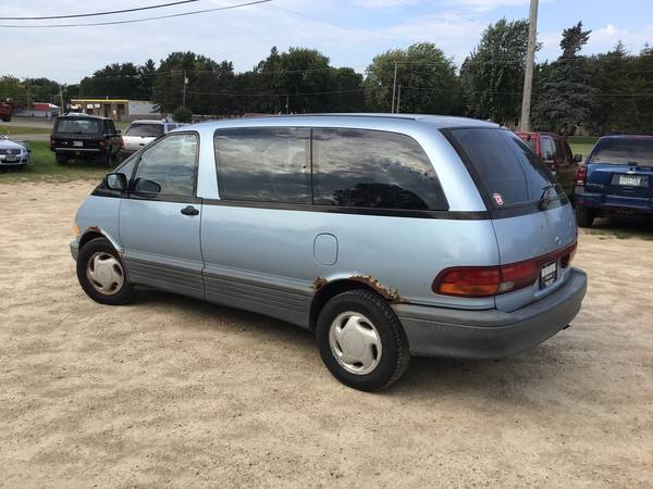 1991 Toyota Previa Deluxe - 3rd row - AUX, USB input - cruise for sale in Farmington, MN – photo 3