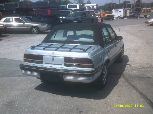 1990 Pontiac Sunbird , sedan - cars & trucks - by dealer - vehicle... for sale in York, PA – photo 3