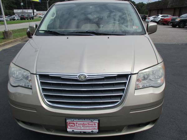 2008 Chysler Town & Country - cars & trucks - by dealer - vehicle... for sale in Chesapeake , VA – photo 2