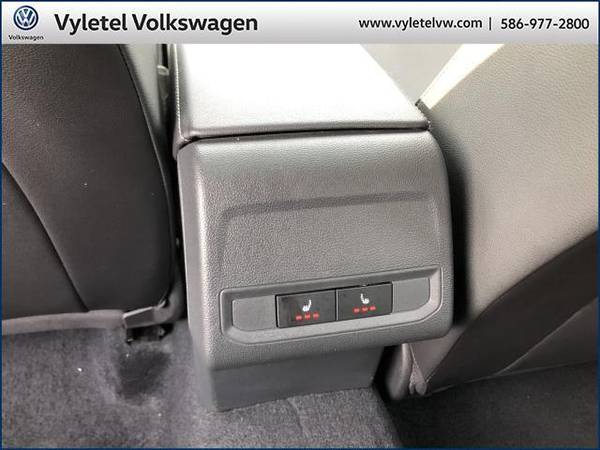 2019 Volkswagen Jetta sedan SE Auto w/ULEV - Volkswagen Tornado Red for sale in Sterling Heights, MI – photo 11