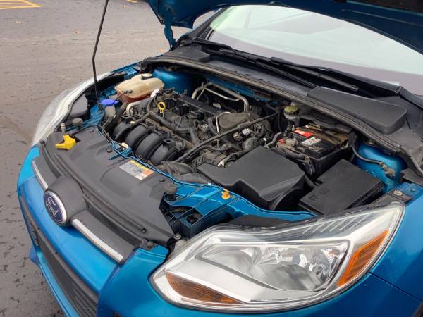 Nice! 2012 Ford Focus SE! Accident Free! - cars & trucks - by dealer... for sale in Ortonville, MI – photo 22