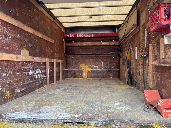 Isuzu Nissan UD 1400 Box Truck w/Liftgate for sale in Malden, MA – photo 9