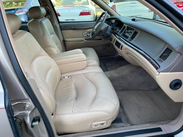 1997 Lincoln Town Car Signature Sedan 1 OWNER/CLEAN CARFAX for sale in Citrus Heights, CA – photo 16