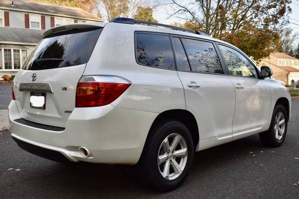 Toyota Highlander - cars & trucks - by owner - vehicle automotive sale for sale in Huntingdon Valley, PA – photo 4