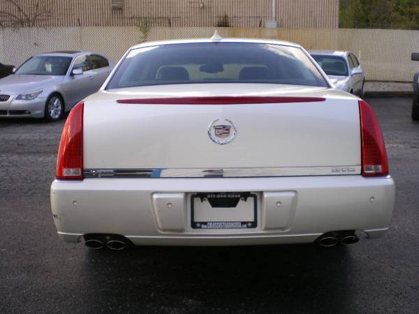 2009 CADILLAC DTS W/1SC, CLEAN CARFAX - - by dealer for sale in Carmel, IN – photo 3