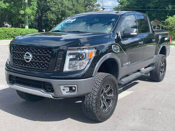 2017 Nissan Titan PRO 4X 4x4 4dr Crew Cab 100% CREDIT APPROVAL! for sale in TAMPA, FL – photo 2