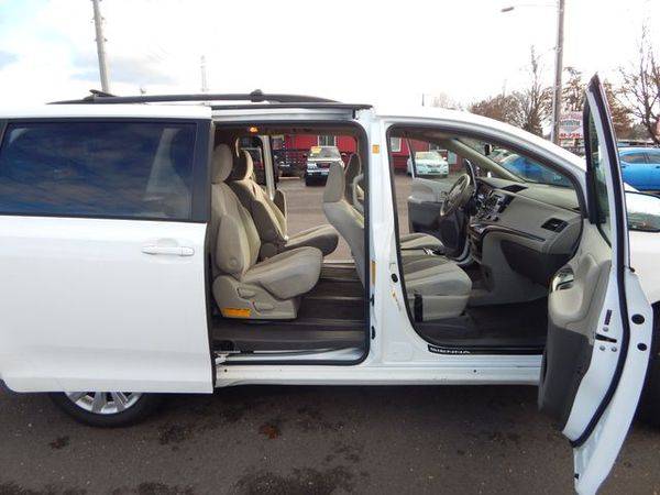 2011 Toyota Sienna LE Minivan 4D for sale in Eugene, OR – photo 9