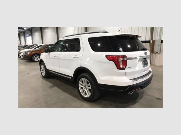 2018 Ford Explorer XLT - cars & trucks - by dealer - vehicle... for sale in Fresno, CA – photo 6