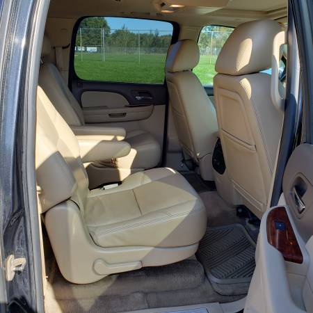 2010 Chevrolet Suburban LTZ 4X4 Nav/DVD/Heated Leather/Sunroof/Clean for sale in Palmyra, WI – photo 8