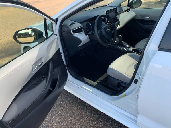 2020 TOYOTA COROLLA LE. SHOWROOM FLOOR CLEAN !!! LOW MILES! LIKE... for sale in Jackson, MS – photo 6