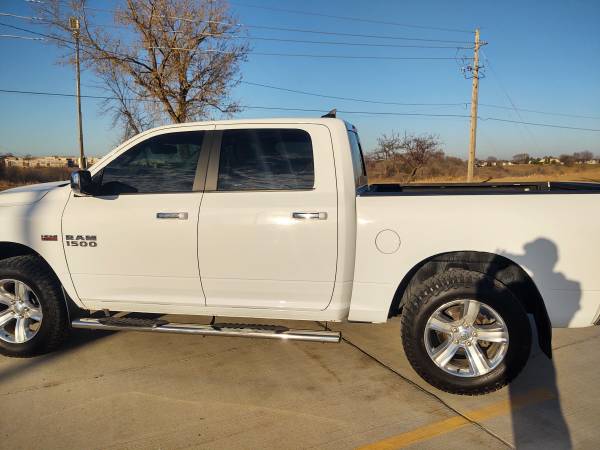 2014 Ram 1500 Big Horn 4x4 - cars & trucks - by owner - vehicle... for sale in Sioux City, IA – photo 4