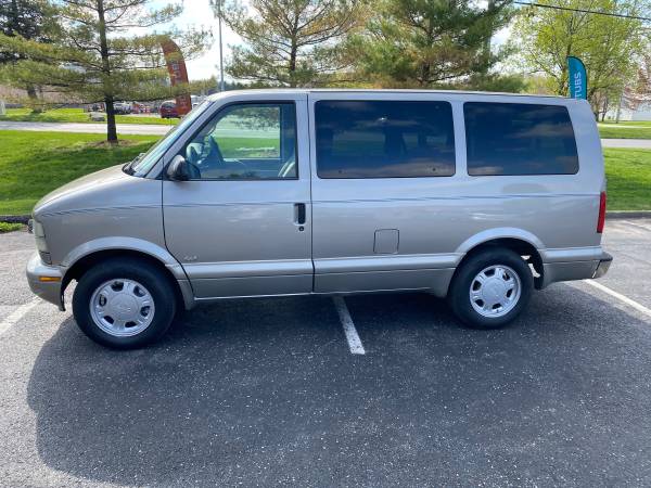 2003 Astro AWD 8pass van for sale in Fishers, IN – photo 8
