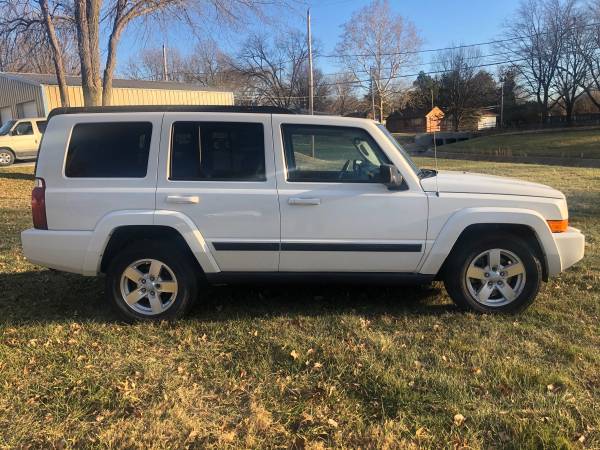 2007 Jeep Commander - cars & trucks - by dealer - vehicle automotive... for sale in Lincoln, NE – photo 6