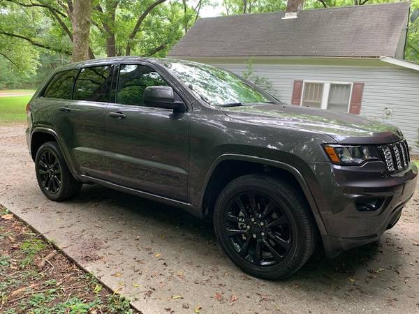 2018 Jeep Grand Cherokee Altitude 4x4 - cars & trucks - by owner -... for sale in Lilburn, GA – photo 3