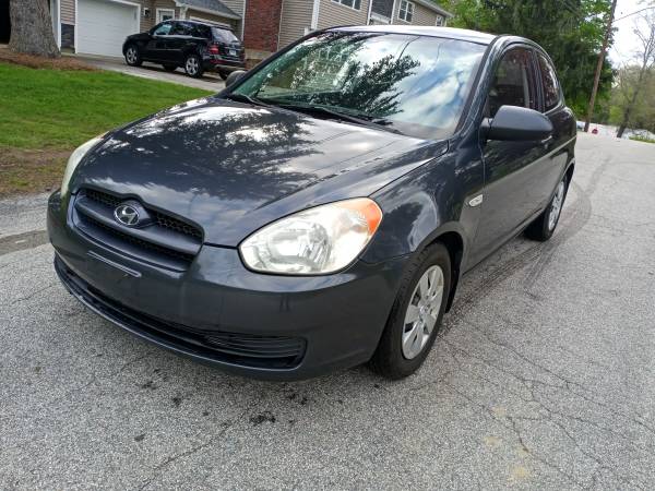 09 HYUNDAI ACCENT ! 5 SPEED MANUAL ! Great Condition ! - cars & for sale in North Grosvenordale, CT – photo 2