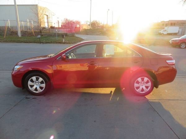 2007 Toyota Camry... 122,000 Miles... $4,700 - cars & trucks - by... for sale in Waterloo, IA – photo 3