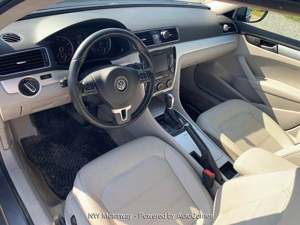 2012 Volkswagen Passat 2.5L SE AT 6-Speed Automatic for sale in Lynden, WA – photo 11