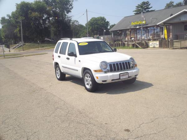2007 Jeep Liberty - cars & trucks - by dealer - vehicle automotive... for sale in Chillicothe, IL – photo 3