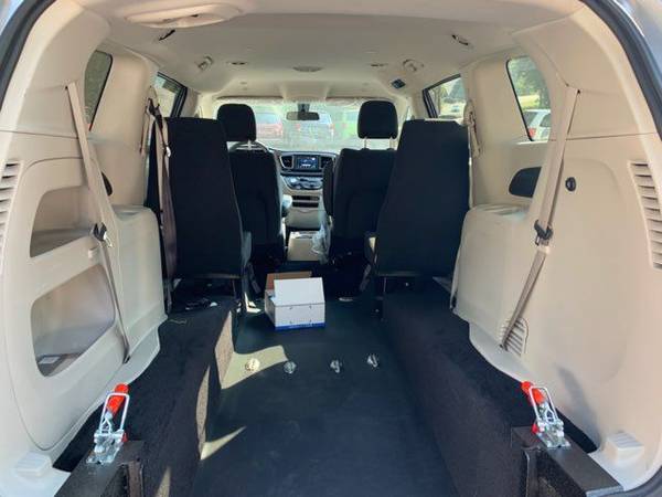 2018 Chrysler Pacifica Handicap Accessible Wheelchair Van for sale in Dallas, MI – photo 18