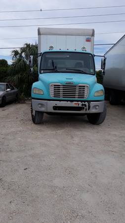2004 Freightliner Truck for sale in Miami, FL – photo 2