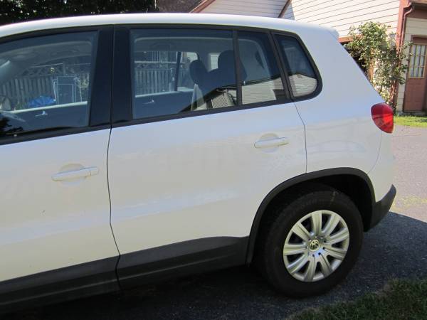 2012 VW Tiguan with manual transmission - cars & trucks - by owner -... for sale in Derwood, District Of Columbia – photo 11