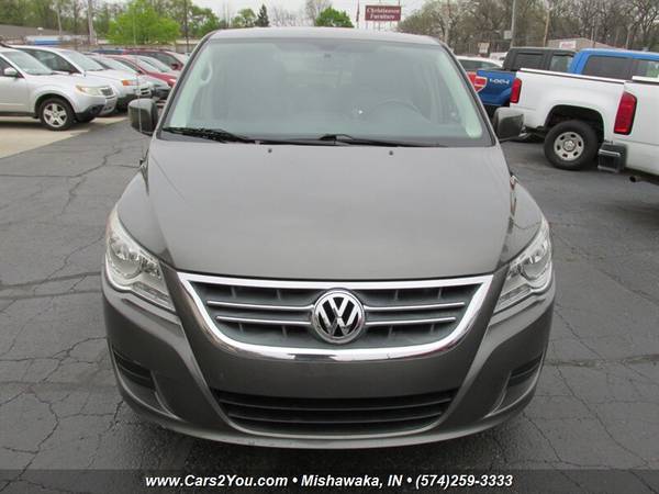 2010 VOLKSWAGEN ROUTAN SE LEATHER 2xTV/DVD HTD SEATS VW - cars & for sale in Mishawaka, IN – photo 2