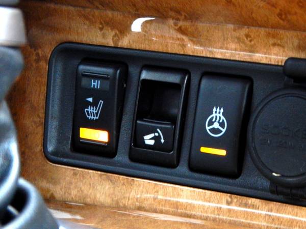 Clean Carfax 2012 Infiniti QX56 4WD w/3rd Row Seat + FULLY LOADED -... for sale in Auburn, WA – photo 4