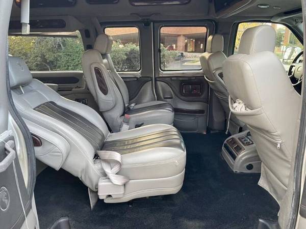 2013 GMC SAVANA CARGO 1500 1OWNER LEATHER 3ROW NEW TIRES 135976 -... for sale in Skokie, IL – photo 12