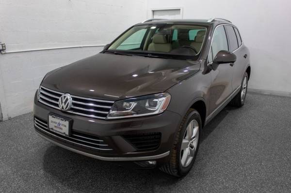2016 Volkswagen Touareg Sport w/Technology - - by for sale in Tallmadge, PA – photo 4