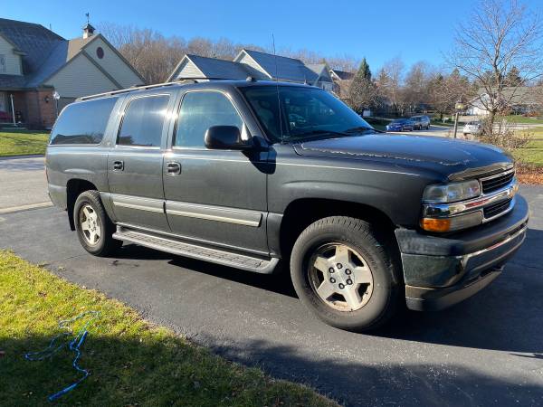 2005 Chevy Suburban 1500 LT - cars & trucks - by owner - vehicle... for sale in Racine, WI – photo 3