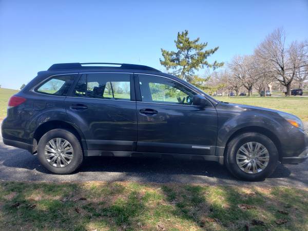 2011 Subaru Outback for sale in STAMFORD, CT – photo 3
