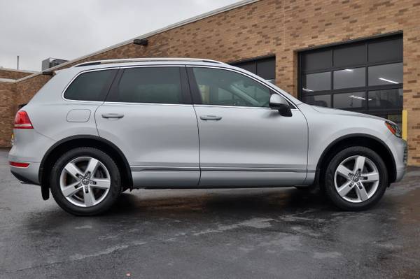 2012 Volkswagen Touareg 4dr TDI Lux Cool Silve for sale in Oak Forest, IL – photo 7