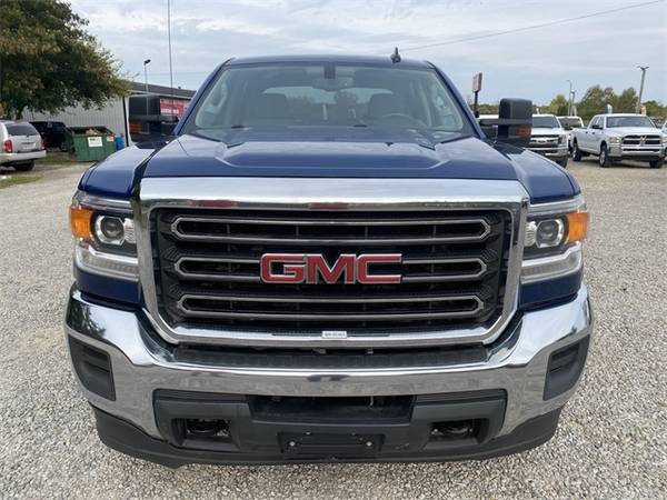2018 GMC Sierra 2500HD Base **Chillicothe Truck Southern Ohio's Only... for sale in Chillicothe, WV – photo 2