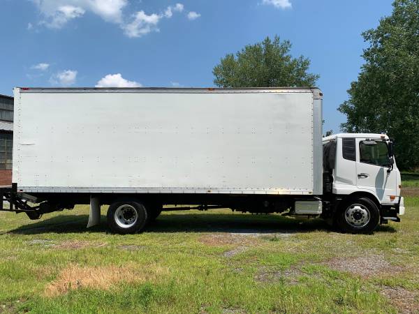 2012 UD 2600 103k Tuned & Deleted 26 ft Box Truck Lift Gate for sale in Lebanon, VA – photo 6