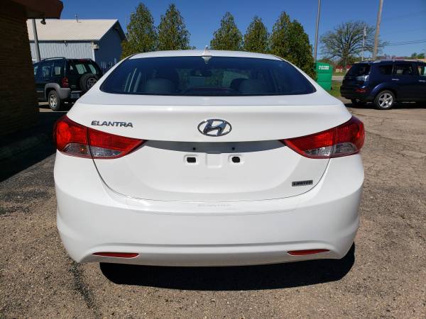 2013 Hyundai Elantra GLS - - by dealer - vehicle for sale in Kansasville, WI – photo 4