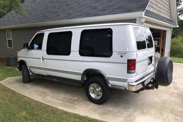 2005 Ford Econoline - cars & trucks - by owner - vehicle automotive... for sale in Powder Springs, GA
