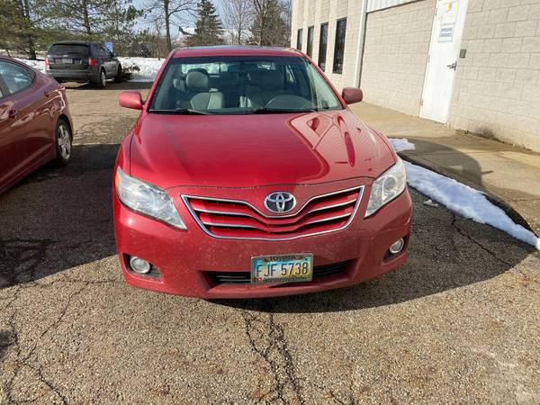 2011 Toyota Camry XLE Sedan 4D - cars & trucks - by owner - vehicle... for sale in Solon, OH – photo 3